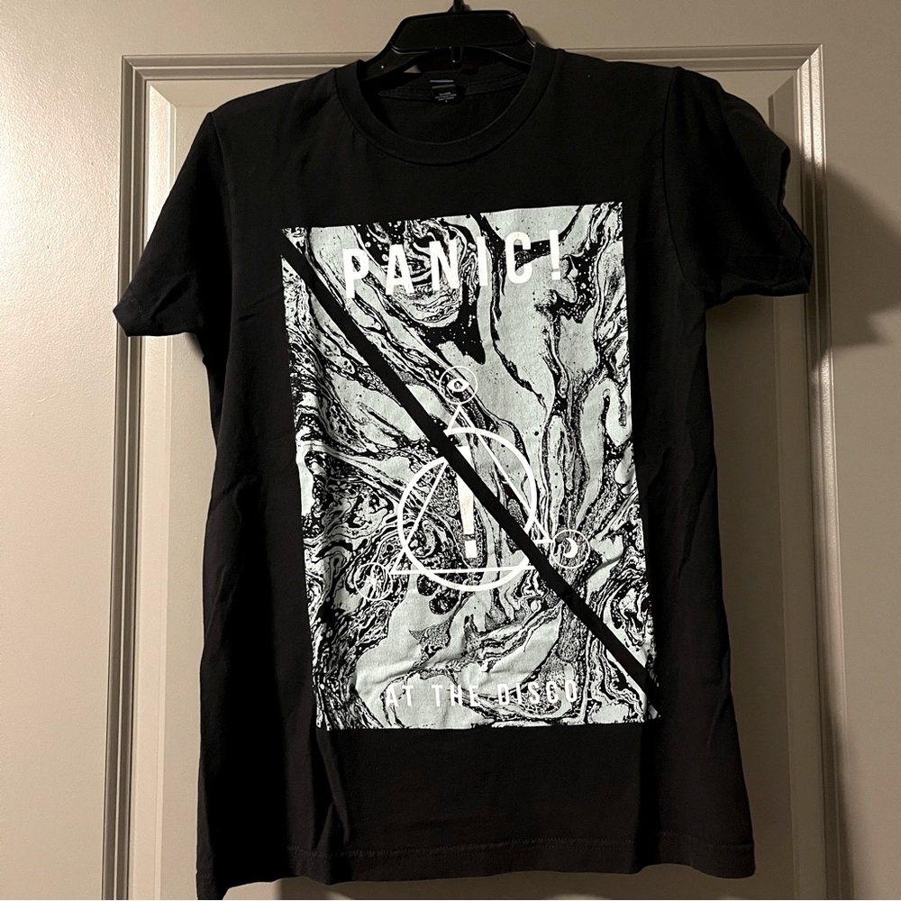 Panic! At the Disco band shirt small